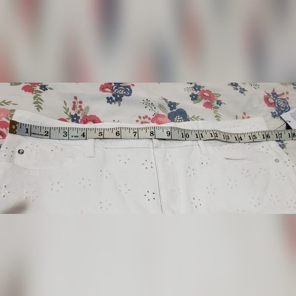 NWT GUESS GUESS FLORIDADA HIGH RISE STRETCH STRAIGHT FIT WHITE JEANS W31 ×32 - Picture 14 of 14